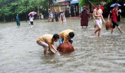 Hà Nội và những lần 'phố cũng như sông' sau mỗi trận mưa