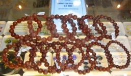 Nhà giàu Việt chi tiền tỷ mua đá thiên nhiên chữa bệnh