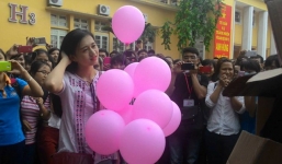 Nam sinh tỏ tình với hotgirl ĐH Thương mại