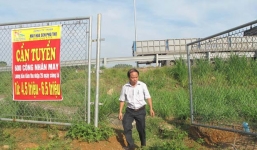 Cao tốc Nội Bài – Lào Cai: Dân phá rào để đón xe, bán trà đá