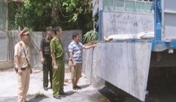 Quảng Ninh: Phát hiện 3 tấn mỡ bẩn không nguồn gốc