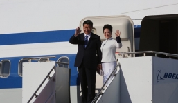 Video: Máy bay chở ông Tập Cận Bình và phu nhân đáp xuống Mỹ