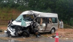Xe rước dâu gặp tai nạn trên cao tốc Hà Nội- Lào Cai, 2 người chết