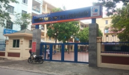 Cấm nữ sinh dùng son môi tới lớp: Nhà trường nói gì?