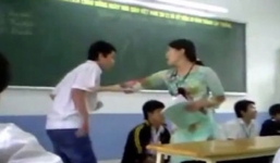 Nam sinh lớp 12 hành hung cô giáo ngay trong lớp học