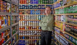 Chi hơn 30 tỷ mua lon bia bỏ đi