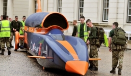 Siêu xe nhanh nhất thế giới với kỷ lục 1000 dặm/h 