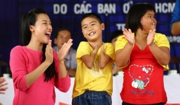 Hoàng Oanh 'ngả mũ' trước cậu bé khuyết tật nhảy Gangnam Style