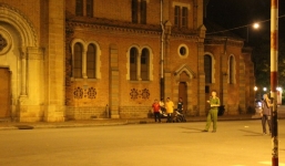 Người đàn ông đột nhập Nhà thờ Đức Bà bị phạt 1,5 triệu đồng