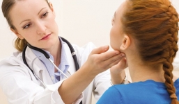 Những dấu hiệu cảnh báo ung thư bạn không nên bỏ qua