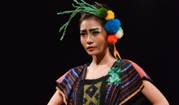 Ngắm những thiết kế độc đáo của NTK Hùng Việt tại tuần lễ thời trang