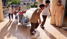 Thiếu nước: Bệnh viện dừng mổ, bệnh nhân thấp thỏm xin về