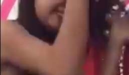 Vợ đánh ghen kinh hoàng, nhân tình khóc lóc van xin