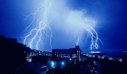 Thừa Thiên - Huế: Hai cha con bị sét đánh tử vong