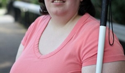 Mắc chứng BIID, người phụ nữ tự làm mắt mình bị mù 