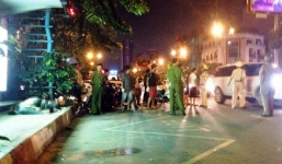 Nam thanh niên đánh giày chết bí ẩn tại trạm xe buýt