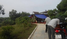 Phát hiện hai vợ chồng chết thảm bên bờ suối