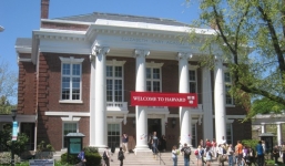 Harvard rớt khỏi top 10 đại học hàng đầu nước Mỹ