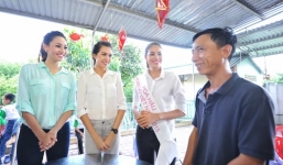 Tân Hoa hậu Hoàn vũ Phạm Thị Hương giản dị đi từ thiện