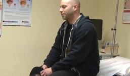 Phát hiện bị ung thư nhờ… cá mập cắn