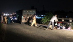 Tai nạn giao thông, em trai gào khóc bên thi thể anh