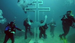 Thú vị với hình ảnh nhà thờ dưới nước đầu tiên trên thế giới