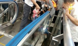 Trung Quốc: Thang cuốn lại gây chết người 