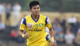 Mạnh Hùng tiếp tục nhận án phạt nặng sau hành vi đòi 'xử' trọng tài