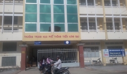 Một nam sinh lớp 11 bị đánh tử vong tại lớp học