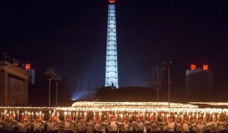 Choáng ngợp trước 'biển đuốc' khổng lồ trong duyệt binh Triều Tiên