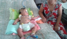 Bé trai 8 tháng tuổi mắc hội chứng 'ăn' tế bào máu ở Tiền Giang