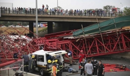 Video: Sập cầu vượt Nam Phi, ít nhất 22 người thương vong
