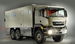 Cận cảnh xe tải bọc thép dành cho ngày tận thế giá gần 20 tỷ