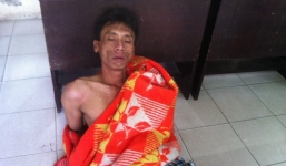 Nam thanh niên nghi 'ngáo đá' cầm vỏ chai dính máu khống chế tài xế taxi