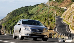 Kiểm tra phần ngoại thất xe khi mua xe cũ