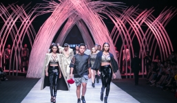 Lý Giám Tiền bùng nổ với bộ sưu tập thời trang nam