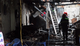 Vụ nổ sập nhà ở Sài Gòn: Người chồng gào khóc gọi tên vợ con