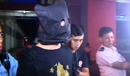 Dùng kéo đâm chết mẹ già vì bị mắng do về nhà muộn