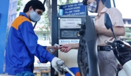 Giá xăng giảm gần 140 đồng vào chiều nay