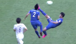 Video: Cẩu thủ Trung Quốc 'ngả bàn đèn' khiến đồng đội nhập viện