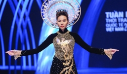 Thanh Hằng nổi bật với váy dát vàng 1,2 tỷ đồng