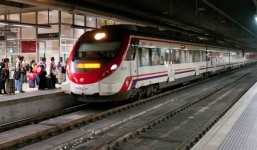 Chàng trai suýt mất mạng vì trèo lên nóc tàu để “tự sướng”