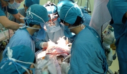 Bé gái bị ngưng tim, hồi sinh ngoạn mục