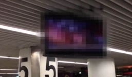Chiếu nhầm phim “người lớn” ở nhà ga sân bay