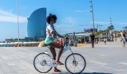 Cận cảnh xe đạp thông minh GPS có thể gấp gọn trong 1 giây