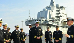 Hải quân Mỹ thăm Liêu Ninh giữa lúc căng thẳng Biển Đông leo thang