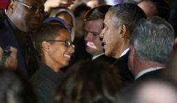 Tổng thống Obama gặp cậu bé Hồi giáo chế 'bom đồng hồ'