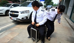 Vali vận hành như ‘siêu xe’, cực tiện dụng