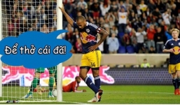 Video: Những pha ăn mừng 'cực dị' trong bóng đá