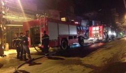 Hà Nội: Cháy chợ, thiêu rụi nhiều ki ốt hàng hóa